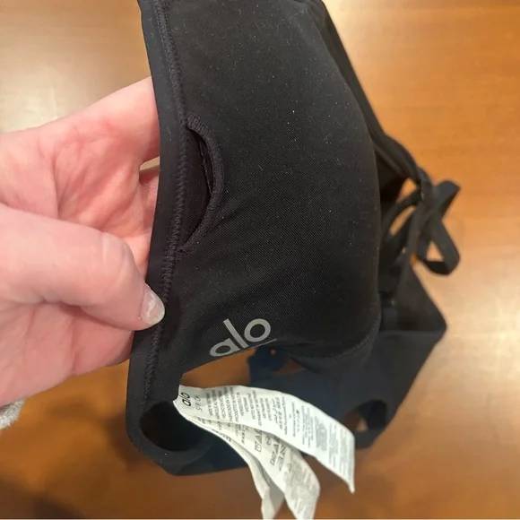ALO Yoga Airlift Intrigue Sports Bra in Black - Picture 10 of 10
